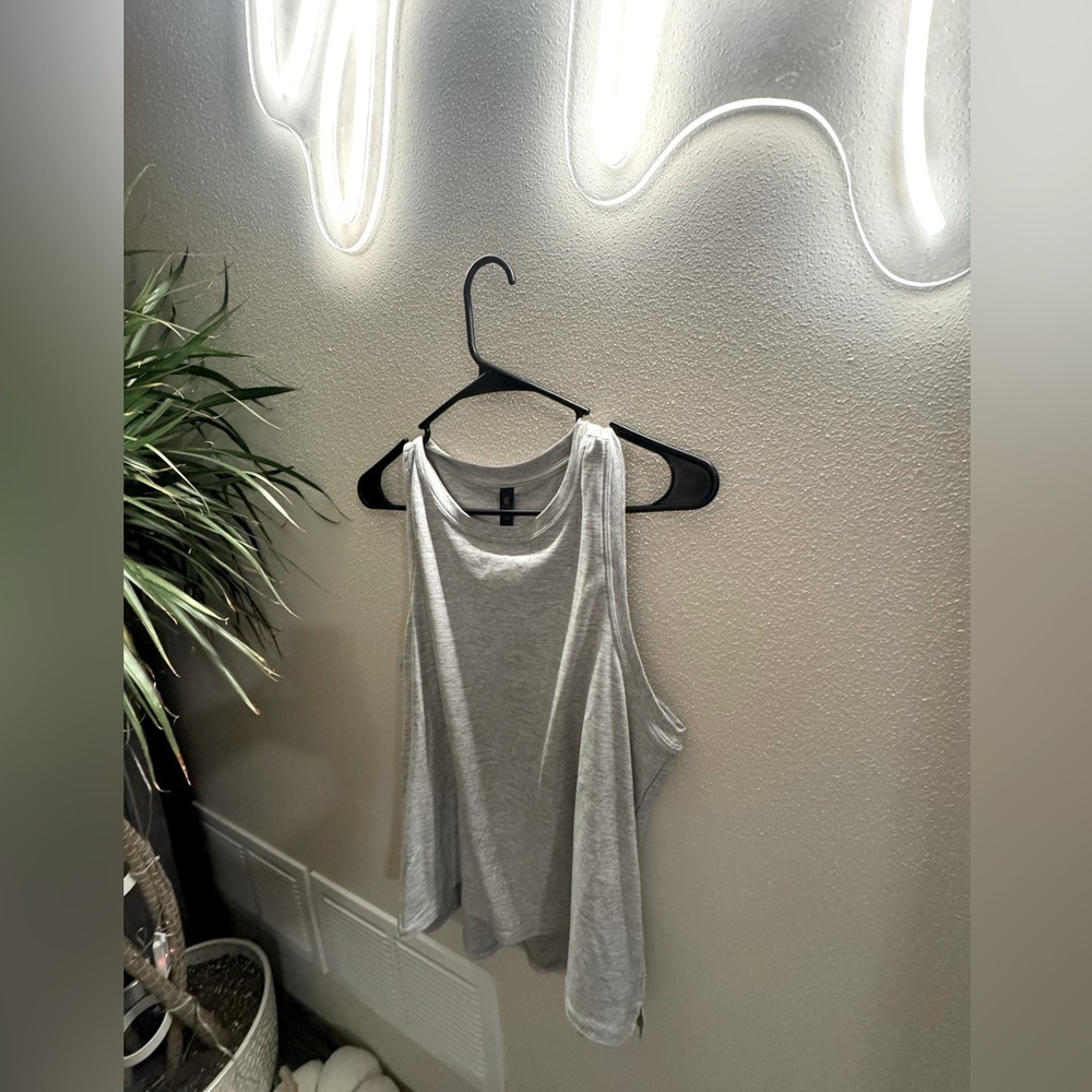 Grey tank top